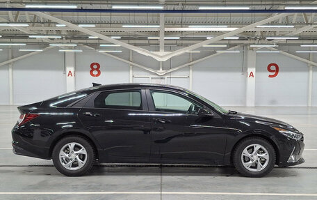 Hyundai Elantra, 2020 год, 1 950 000 рублей, 5 фотография