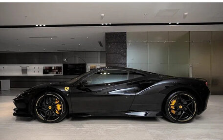 Ferrari F8, 2022 год, 29 000 000 рублей, 3 фотография