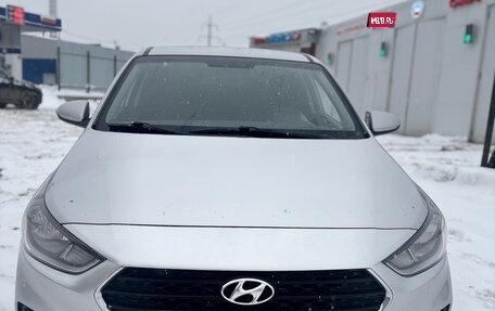 Hyundai Solaris II рестайлинг, 2017 год, 1 135 000 рублей, 1 фотография