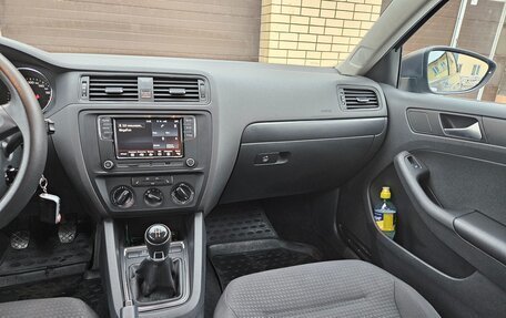 Volkswagen Jetta VI, 2015 год, 1 300 000 рублей, 14 фотография