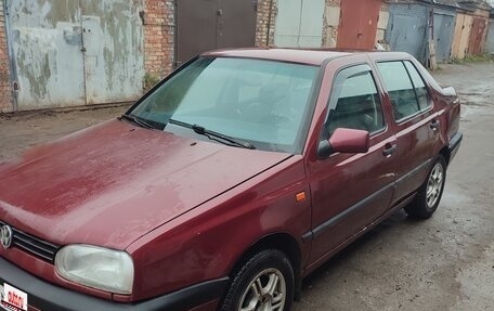 Volkswagen Vento, 1993 год, 150 000 рублей, 1 фотография