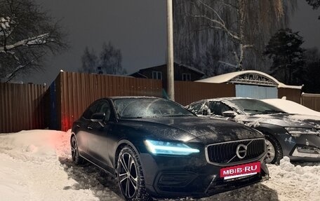 Volvo S60 III, 2019 год, 3 300 000 рублей, 2 фотография