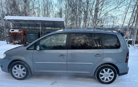 Volkswagen Touran III, 2009 год, 530 000 рублей, 3 фотография