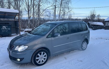 Volkswagen Touran III, 2009 год, 530 000 рублей, 4 фотография