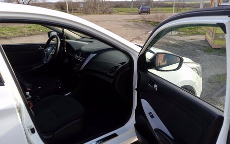 Hyundai Solaris II рестайлинг, 2016 год, 1 100 000 рублей, 4 фотография