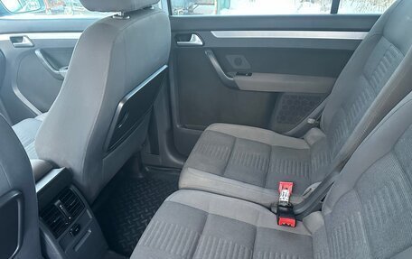 Volkswagen Touran III, 2009 год, 530 000 рублей, 11 фотография