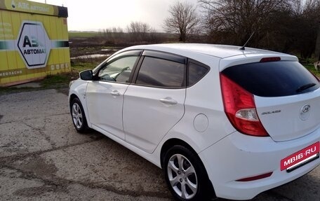Hyundai Solaris II рестайлинг, 2016 год, 1 100 000 рублей, 2 фотография
