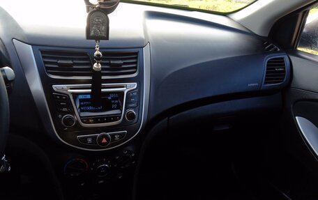 Hyundai Solaris II рестайлинг, 2016 год, 1 100 000 рублей, 10 фотография