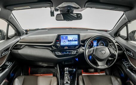 Toyota C-HR I рестайлинг, 2018 год, 2 085 000 рублей, 7 фотография