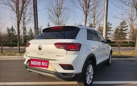 Volkswagen T-Roc I, 2022 год, 1 300 000 рублей, 4 фотография