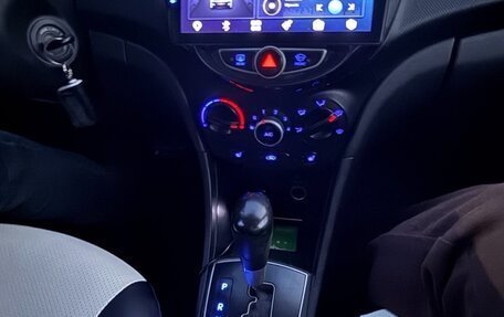 Hyundai Solaris II рестайлинг, 2012 год, 780 000 рублей, 9 фотография