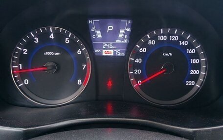 Hyundai Solaris II рестайлинг, 2012 год, 780 000 рублей, 7 фотография