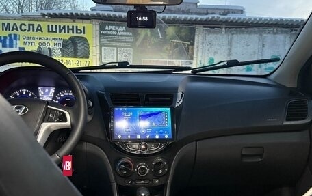 Hyundai Solaris II рестайлинг, 2012 год, 780 000 рублей, 10 фотография