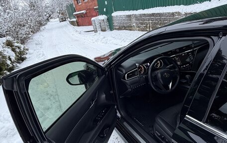 Toyota Camry, 2019 год, 2 800 000 рублей, 8 фотография