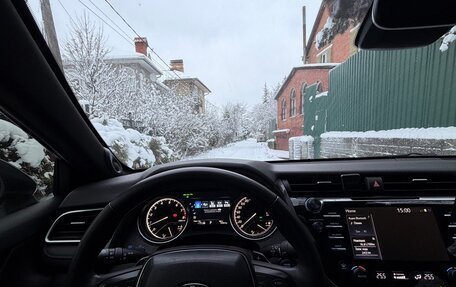 Toyota Camry, 2019 год, 2 800 000 рублей, 10 фотография