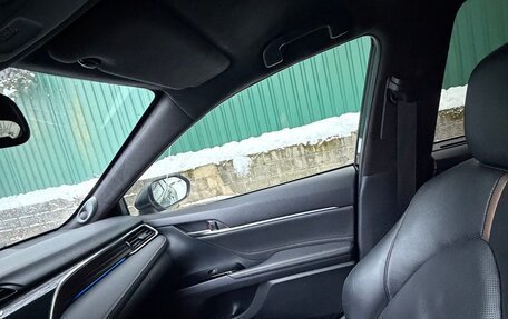 Toyota Camry, 2019 год, 2 800 000 рублей, 11 фотография