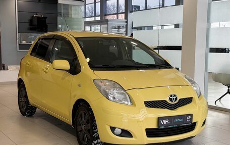 Toyota Yaris III рестайлинг, 2009 год, 785 000 рублей, 3 фотография
