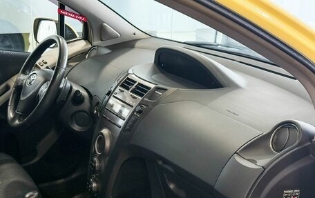 Toyota Yaris III рестайлинг, 2009 год, 785 000 рублей, 8 фотография