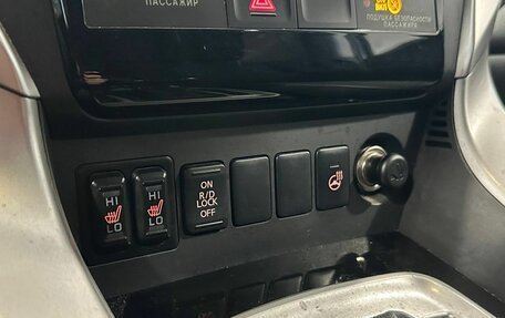 Mitsubishi Pajero Sport III рестайлинг, 2017 год, 2 775 000 рублей, 13 фотография