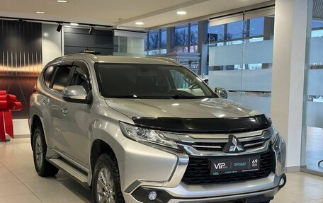 Mitsubishi Pajero Sport III рестайлинг, 2017 год, 2 775 000 рублей, 3 фотография