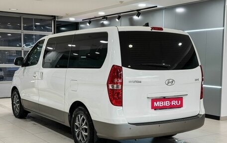 Hyundai H-1 II рестайлинг, 2020 год, 3 395 000 рублей, 4 фотография