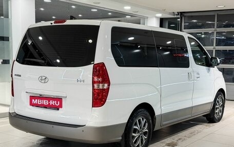 Hyundai H-1 II рестайлинг, 2020 год, 3 395 000 рублей, 6 фотография