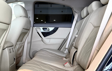 Infiniti FX II, 2013 год, 1 980 000 рублей, 26 фотография