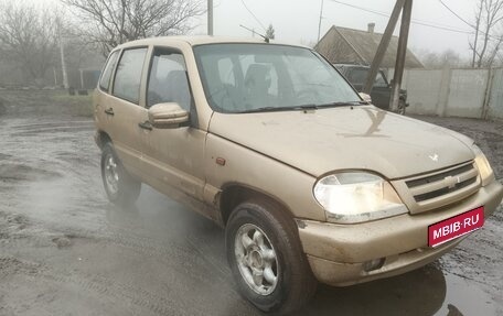 Chevrolet Niva I рестайлинг, 2004 год, 260 000 рублей, 1 фотография
