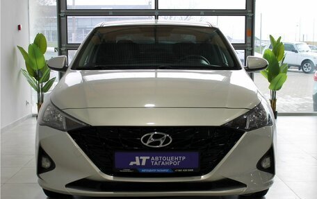 Hyundai Solaris II рестайлинг, 2022 год, 1 715 000 рублей, 2 фотография