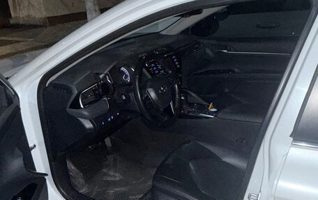 Toyota Camry, 2020 год, 2 850 000 рублей, 6 фотография