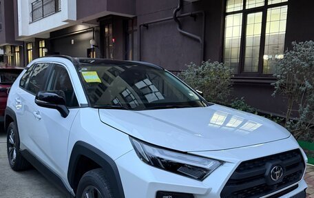 Toyota RAV4, 2025 год, 4 300 000 рублей, 4 фотография