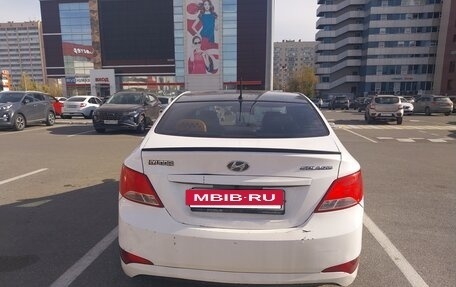 Hyundai Solaris II рестайлинг, 2015 год, 399 000 рублей, 2 фотография