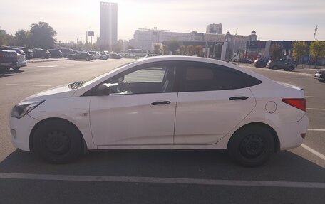Hyundai Solaris II рестайлинг, 2015 год, 399 000 рублей, 4 фотография