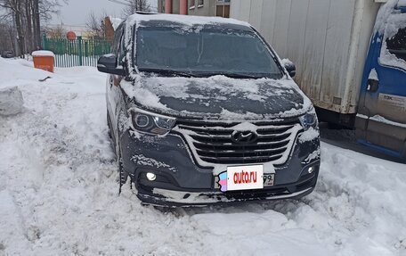 Hyundai H-1 II рестайлинг, 2019 год, 3 250 000 рублей, 4 фотография