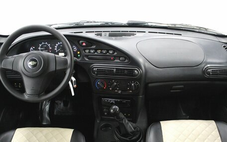 Chevrolet Niva I рестайлинг, 2018 год, 810 000 рублей, 9 фотография