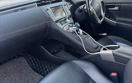 Toyota Prius IV XW50, 2016 год, 1 460 000 рублей, 5 фотография