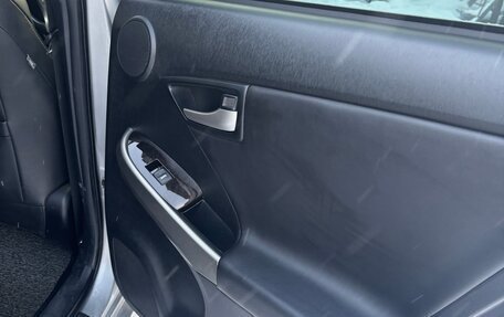 Toyota Prius IV XW50, 2016 год, 1 460 000 рублей, 13 фотография