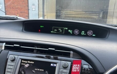 Toyota Prius IV XW50, 2016 год, 1 460 000 рублей, 15 фотография