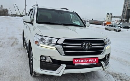 Toyota Land Cruiser 200, 2019 год, 8 000 000 рублей, 3 фотография