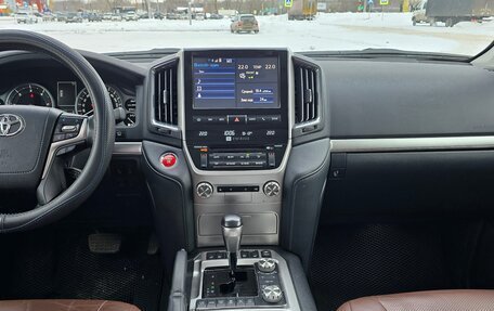 Toyota Land Cruiser 200, 2019 год, 8 000 000 рублей, 14 фотография