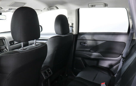 Mitsubishi Outlander III рестайлинг 3, 2019 год, 2 947 000 рублей, 12 фотография