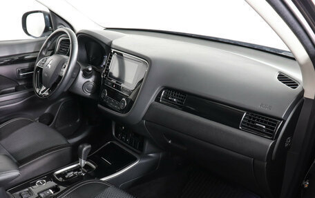 Mitsubishi Outlander III рестайлинг 3, 2019 год, 2 947 000 рублей, 10 фотография