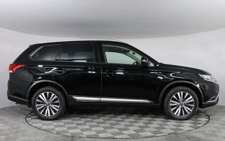 Mitsubishi Outlander III рестайлинг 3, 2019 год, 2 947 000 рублей, 4 фотография