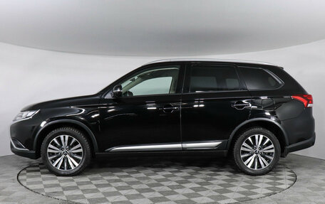 Mitsubishi Outlander III рестайлинг 3, 2019 год, 2 947 000 рублей, 8 фотография