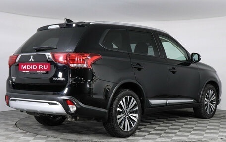 Mitsubishi Outlander III рестайлинг 3, 2019 год, 2 947 000 рублей, 5 фотография
