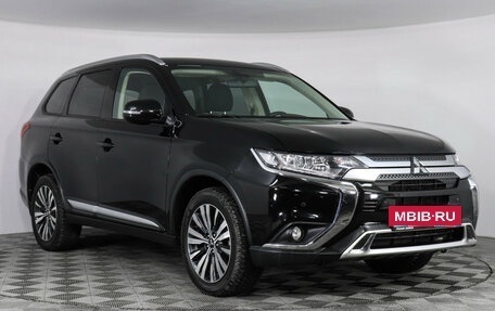 Mitsubishi Outlander III рестайлинг 3, 2019 год, 2 947 000 рублей, 3 фотография