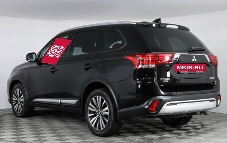 Mitsubishi Outlander III рестайлинг 3, 2019 год, 2 947 000 рублей, 7 фотография