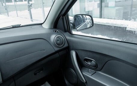 Renault Logan II, 2019 год, 1 046 000 рублей, 10 фотография