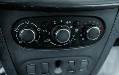 Renault Logan II, 2019 год, 1 046 000 рублей, 25 фотография