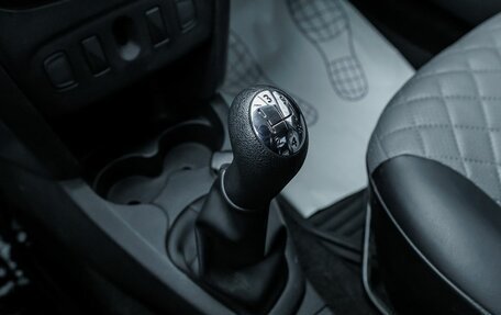 Renault Logan II, 2019 год, 1 046 000 рублей, 23 фотография